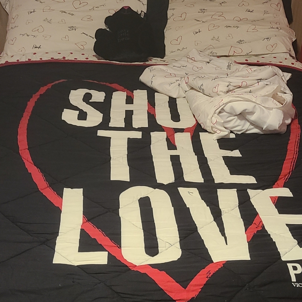 Victoria's secret pink comforter